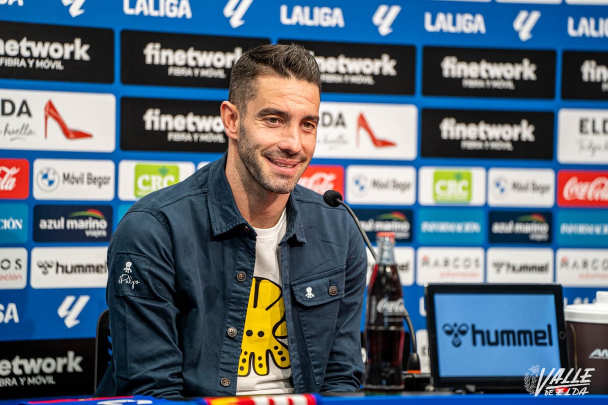 Ian Mackay ; Convencido con la permanencia, y agradecido al club.