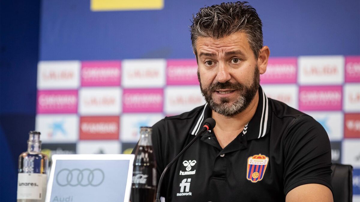 Lo mas destacado de la rueda de prensa de Fernando Estévez para el partido Eldense-Sporting